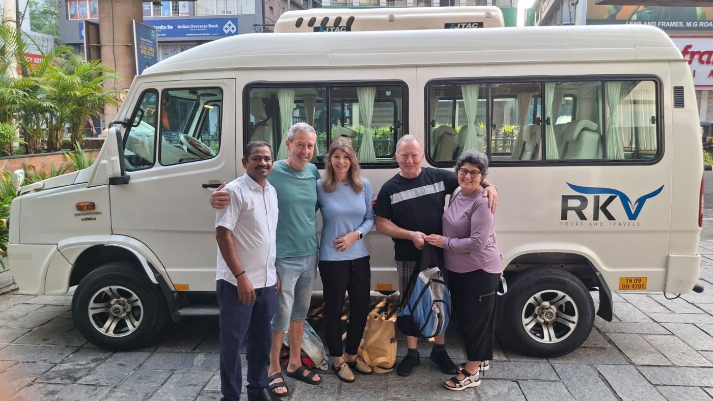 RKV Travels guests on tour