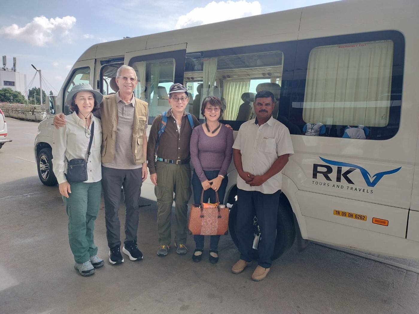RKV Travels guests on tour